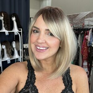 NewNeverWornWig #34 Blonde Ombré Dark Rotted Bang Bob Full Wig 16” only tried on